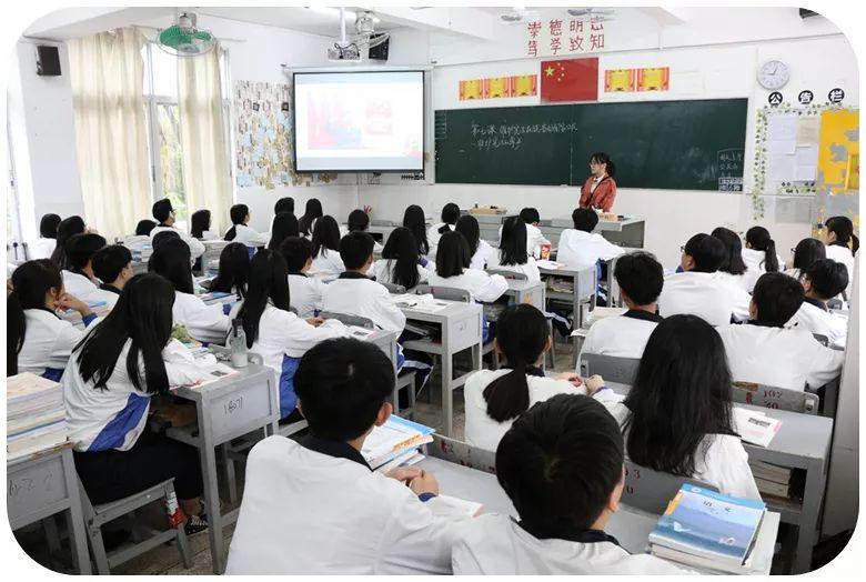 政务动态更新，力量变革与自信成就之源